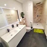Cocoon Spa-4 Pers-jacuzzi-parking-jardin-clim-colmar Apartament