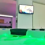 Apartament Cocoon Spa-4 Pers-jacuzzi-parking-jardin-clim-colmar *
