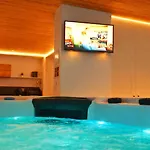 Appartement Cocoon Spa-4 Pers-jacuzzi-parking-jardin-clim-colmar